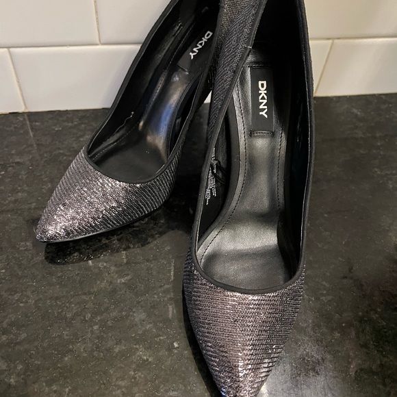 Dkny heels - Picture 5 of 8